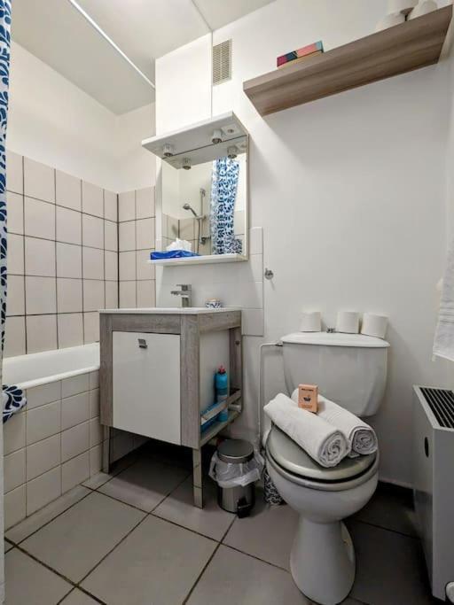 The Place To Be, Parking Gratuit Roanne Exterior foto
